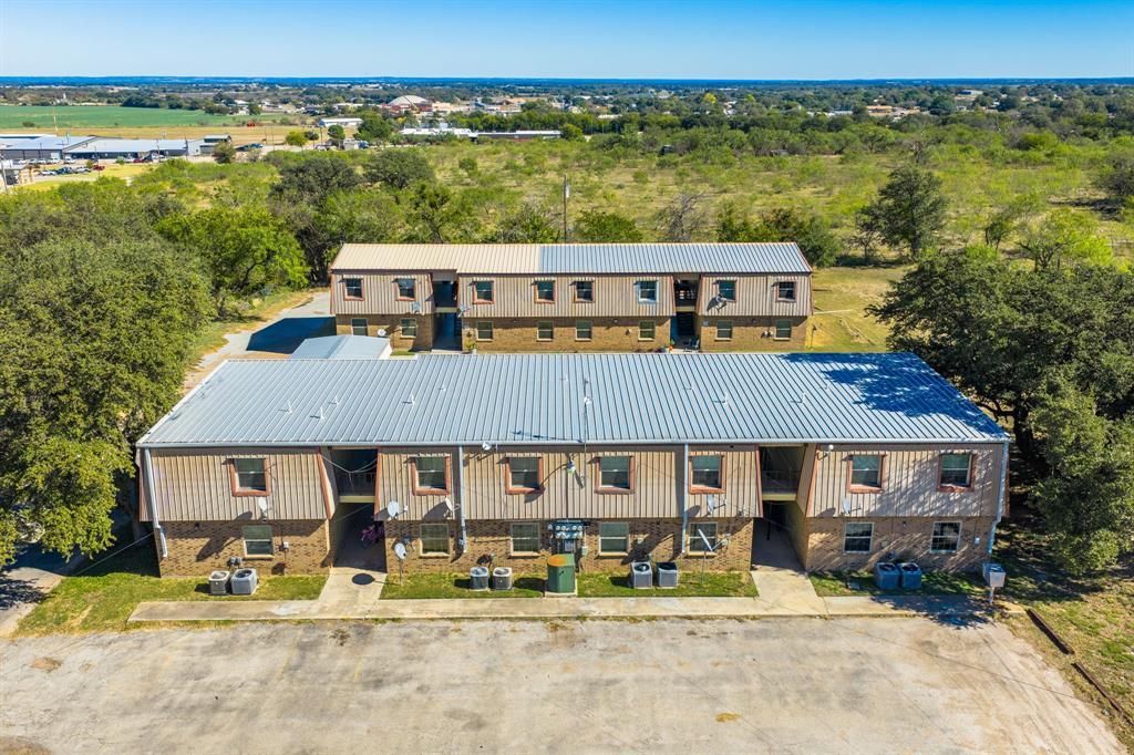 1316 N Mary Street, Comanche