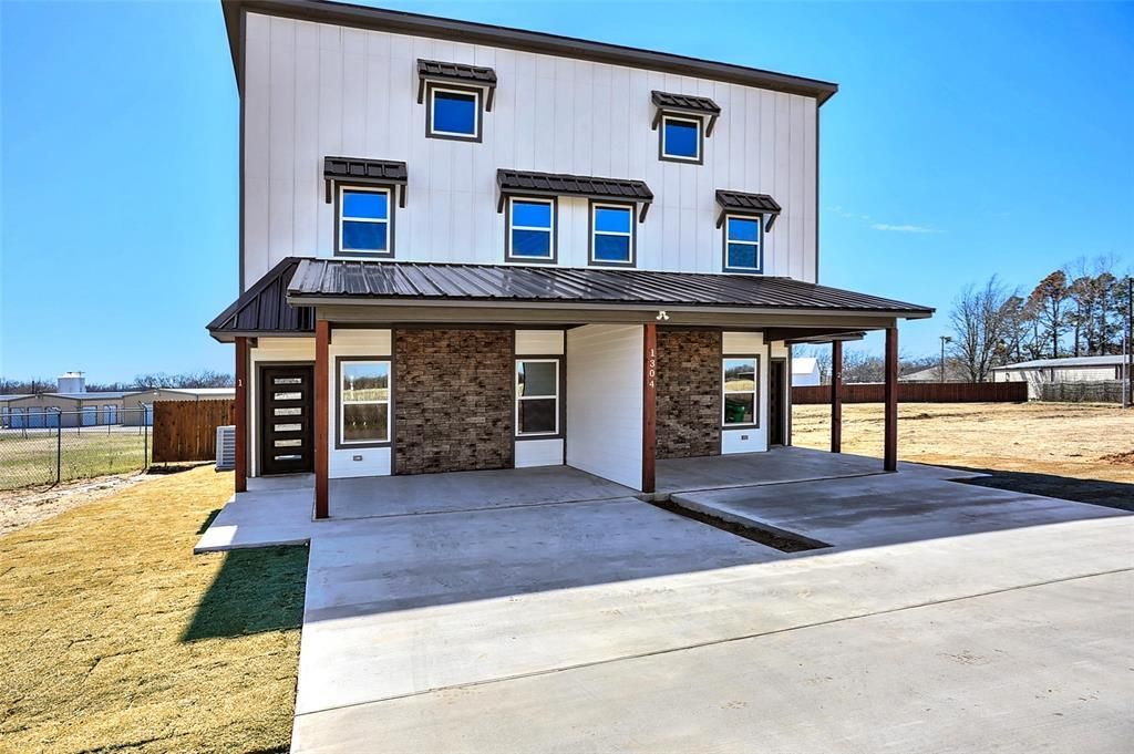 1304 Country Road, Whitesboro