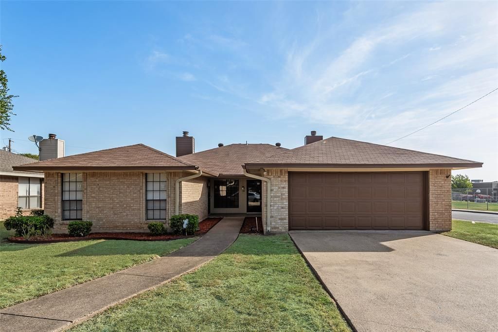 215/217 Silver Creek Drive, Duncanville