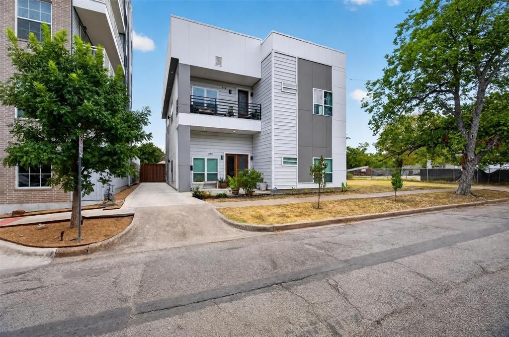 416 W 10th Street, Dallas