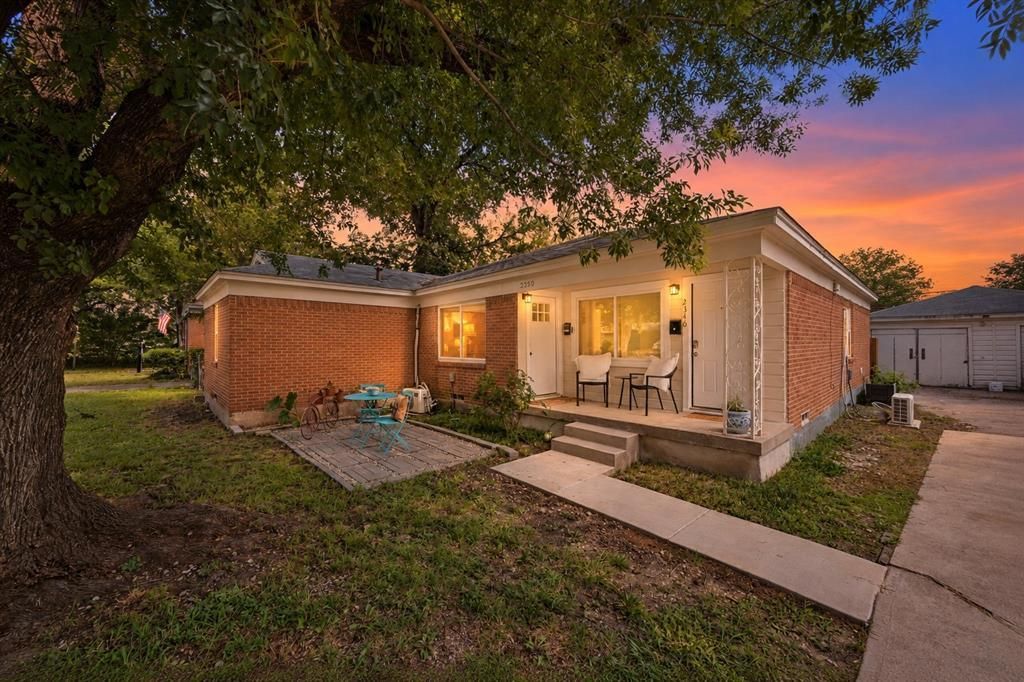 2350 Dunloe Drive, Dallas