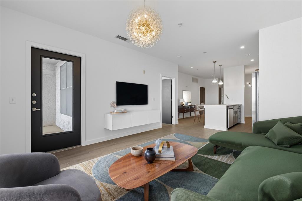 5609 Smu Boulevard 310, Dallas