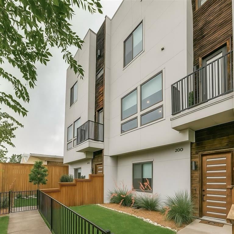 3816 Roseland Avenue C 200, Dallas