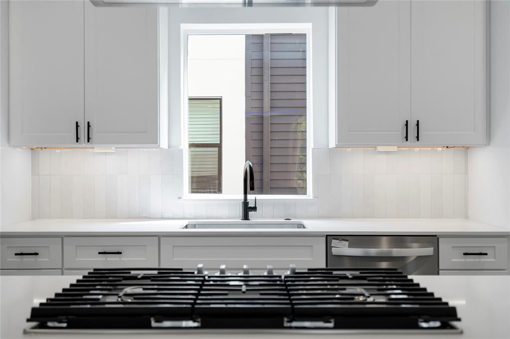 1139 N Madison Avenue 105, Dallas