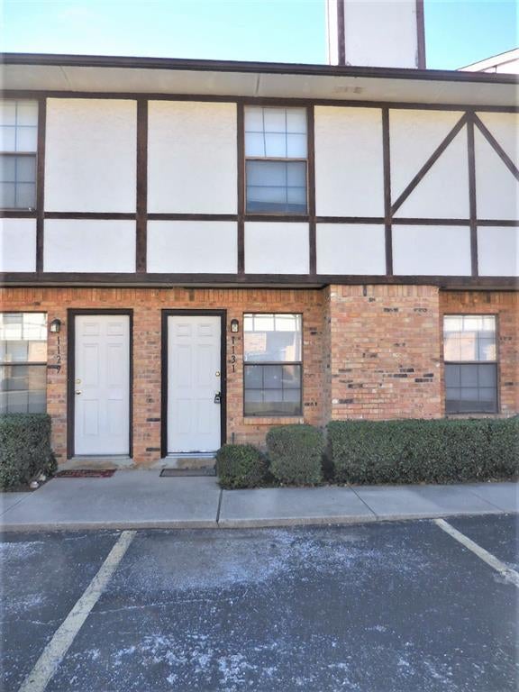 1131 Dallas Drive, Denton