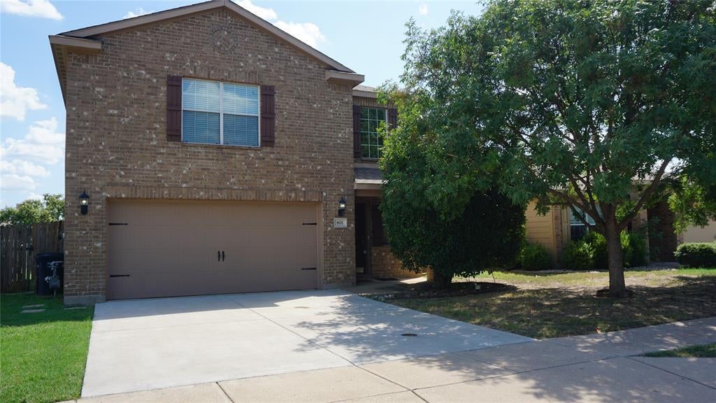 601 Misty Mountain Drive, Fort Worth