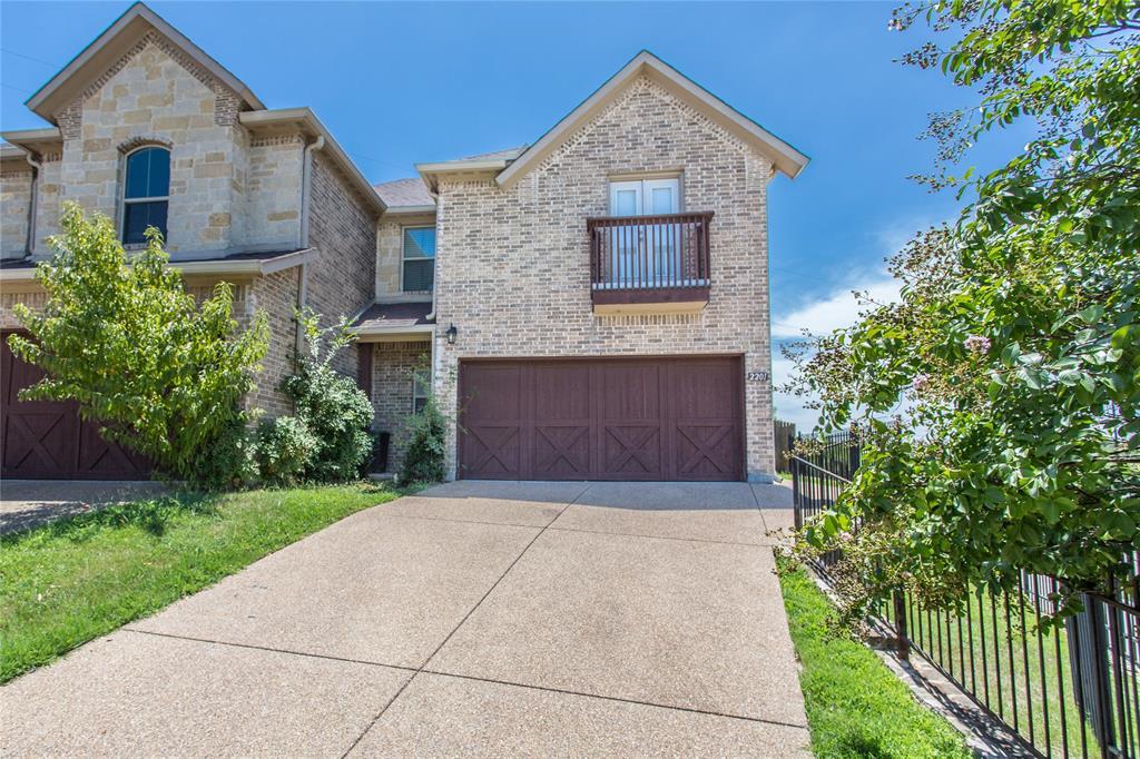 2201 Highland Villa Lane, Arlington