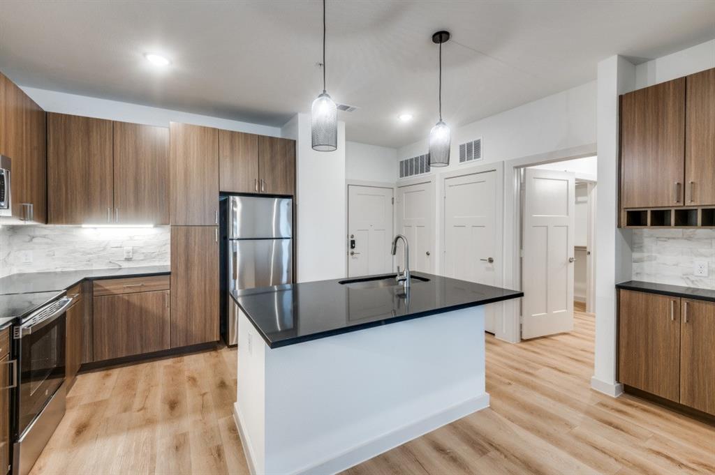 512 N Ewing Avenue A1m, Dallas