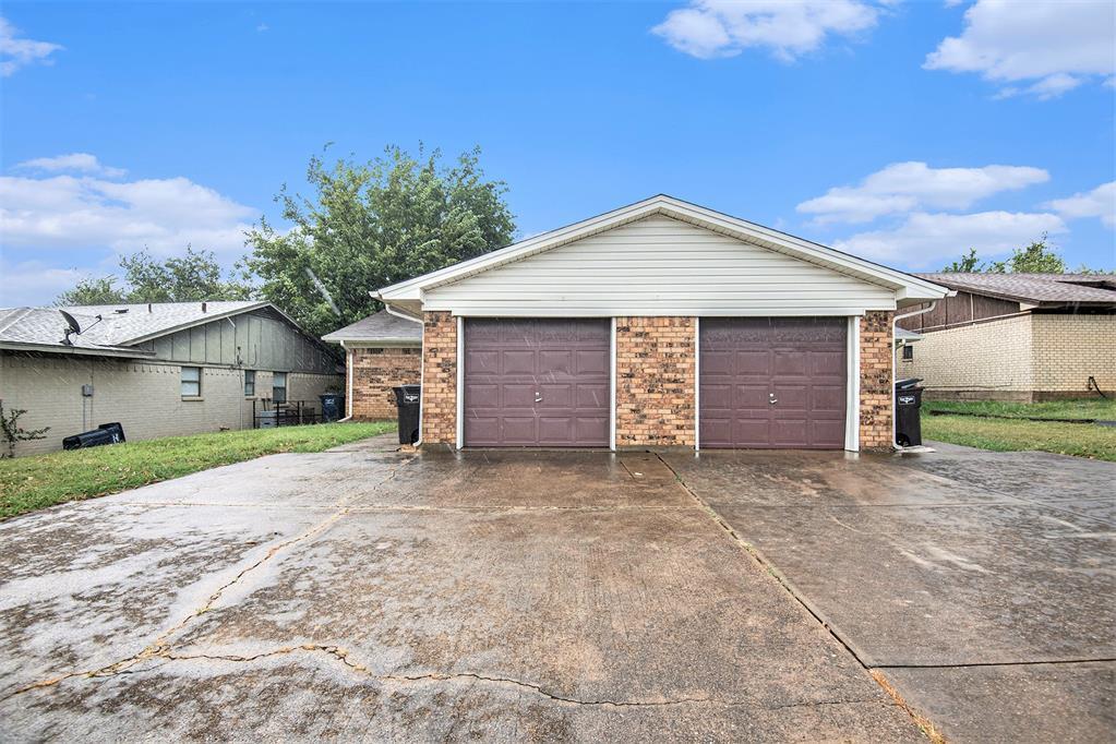 6817 W Cleburne Road, Fort Worth