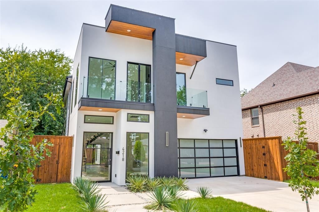 4218 Bonham Street, Dallas