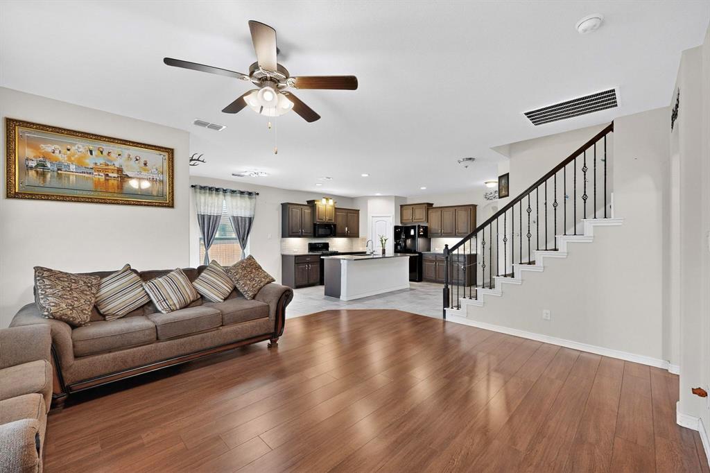 9137 Grovehurst Road, Fort Worth