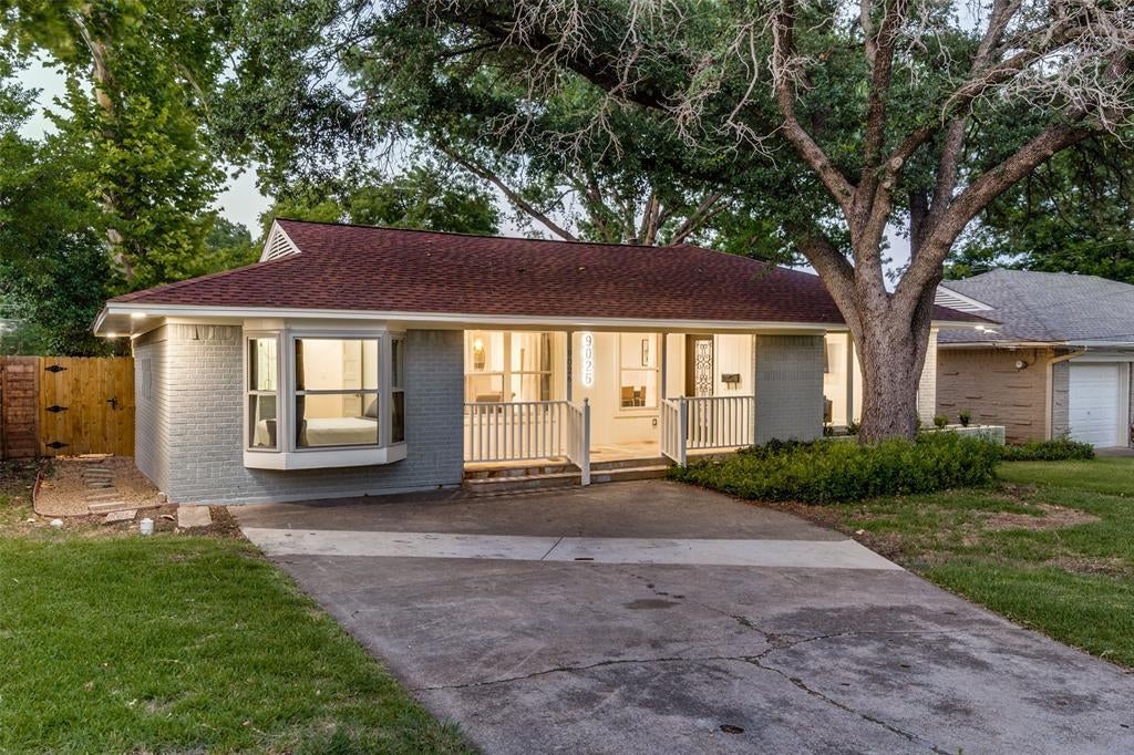 9026 Livenshire Drive, Dallas