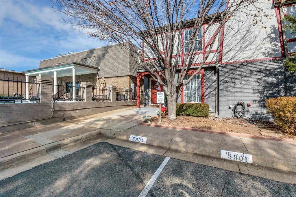 5901 Copperwood Lane 1135, Dallas