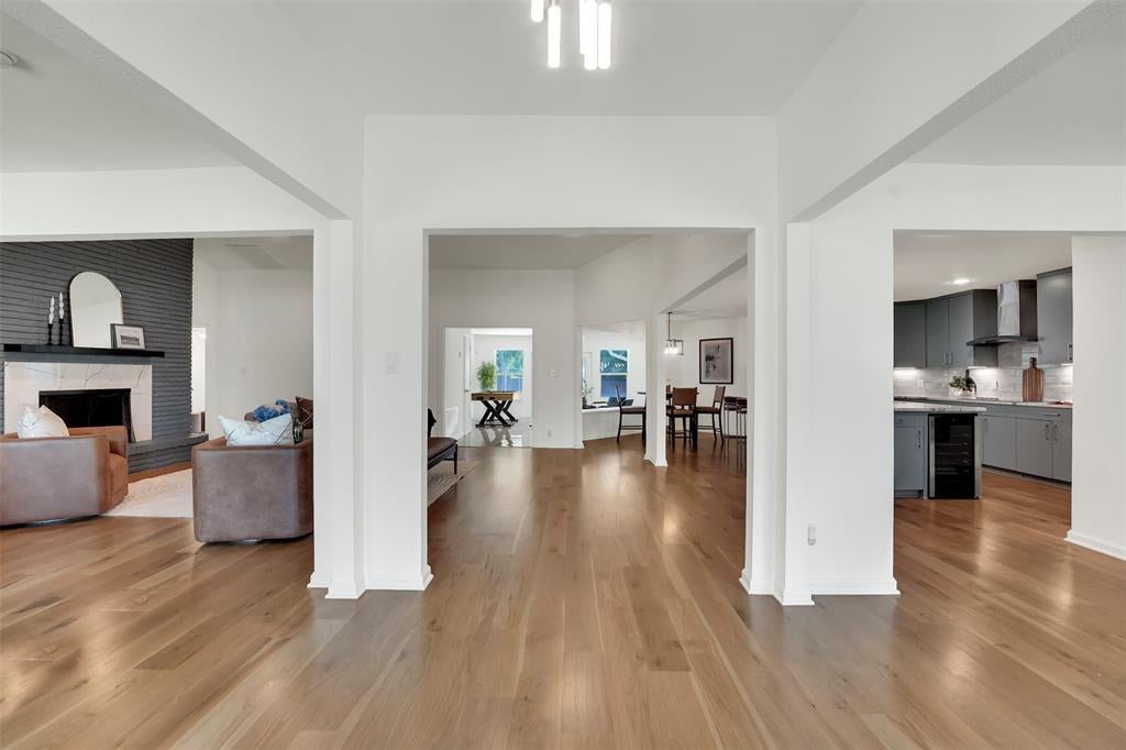 6910 Midcrest Drive, Dallas