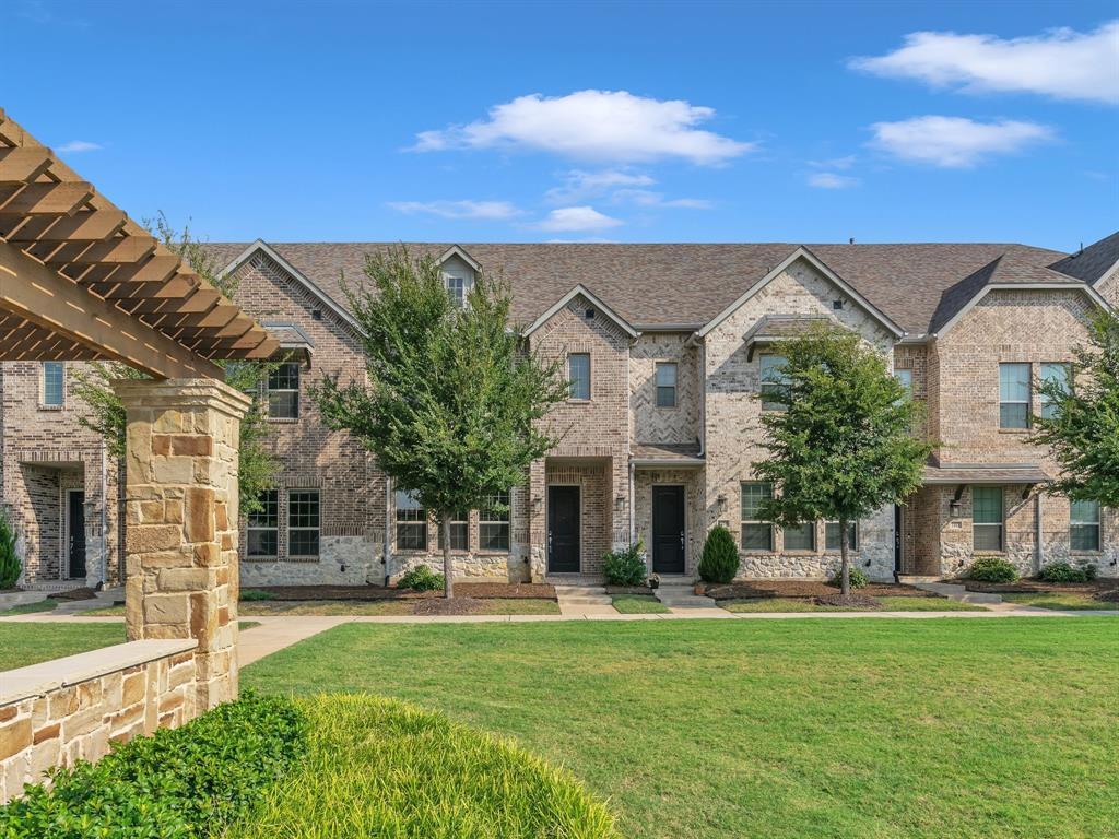 1455 Perrin Lane, Farmers Branch