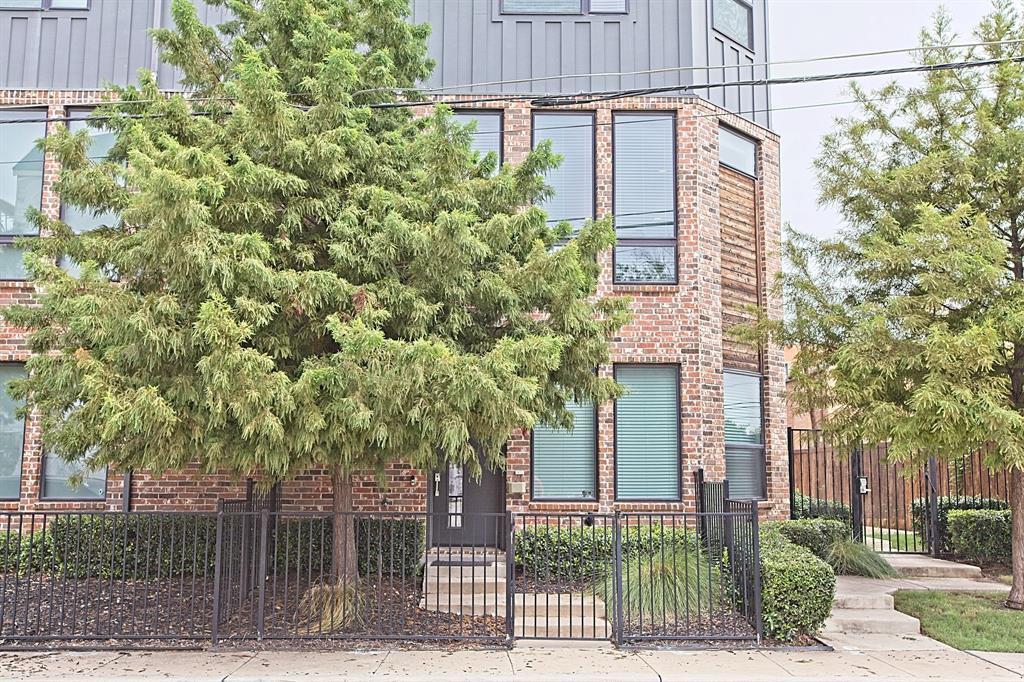 1405 Bronson Court, Dallas