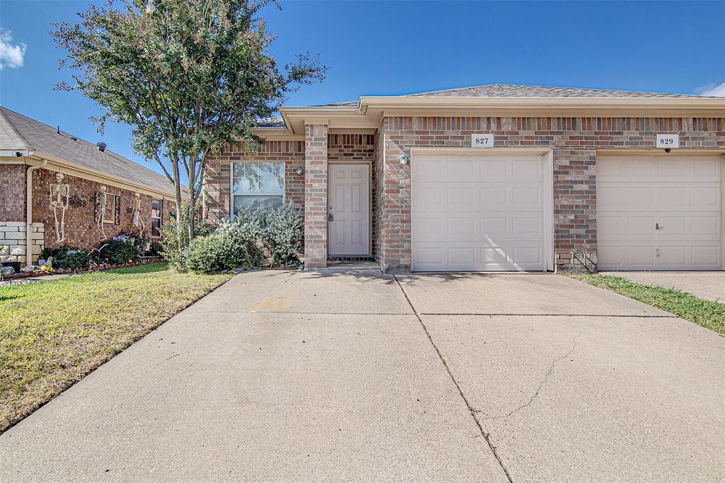827 Walnut Street, Burleson