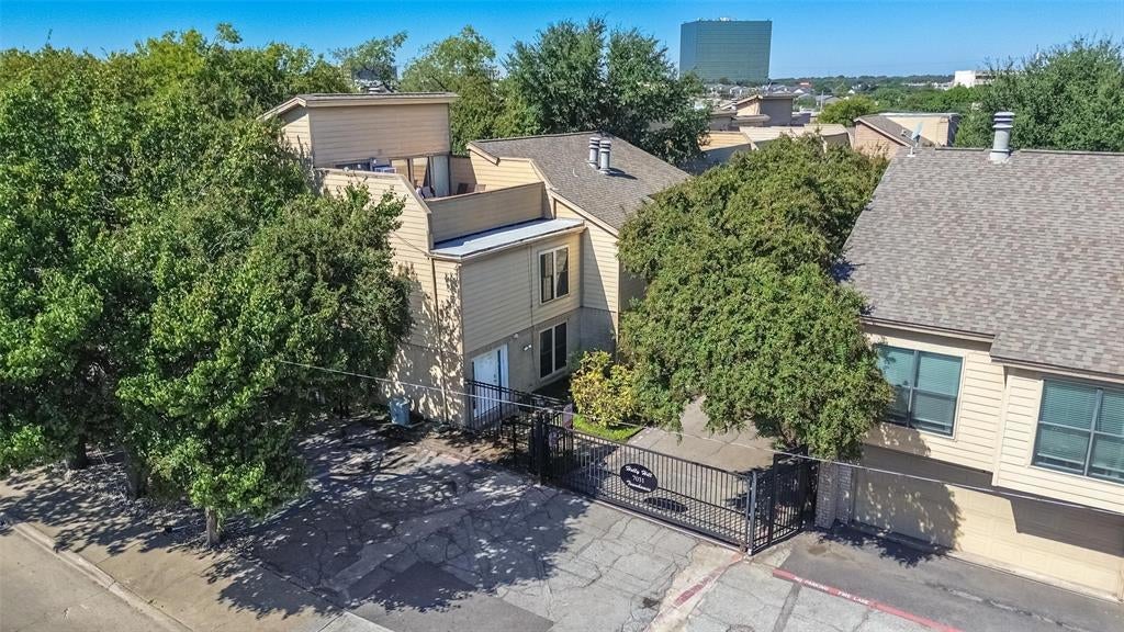 7031 Holly Hill Drive 9, Dallas