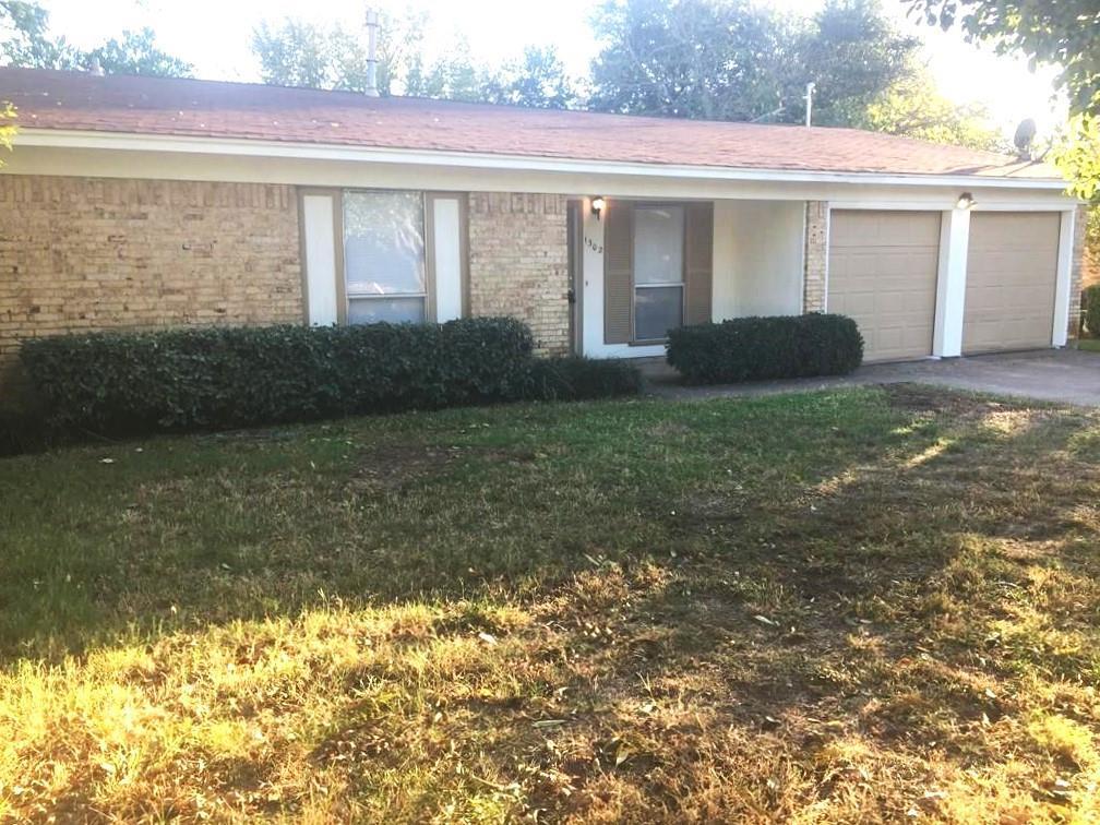 1302 Mohawk Drive, Arlington