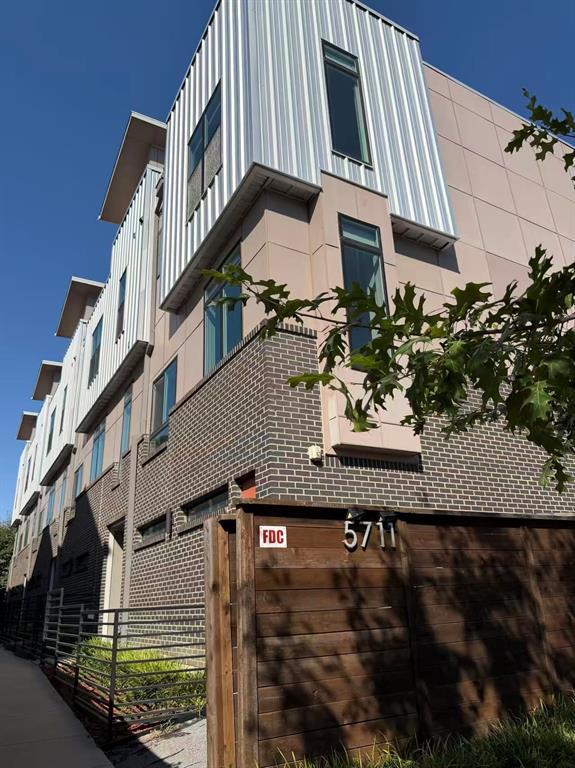 5711 Lindell Avenue 104, Dallas