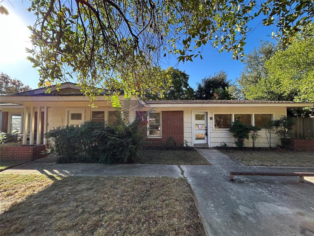 6200 Windermere Place, Fort Worth