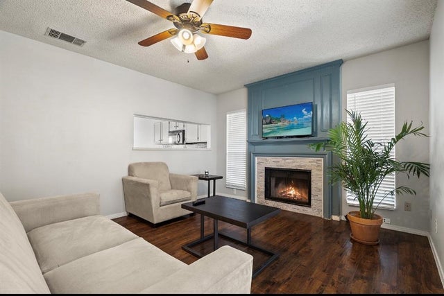 Photo of Listing #21095119