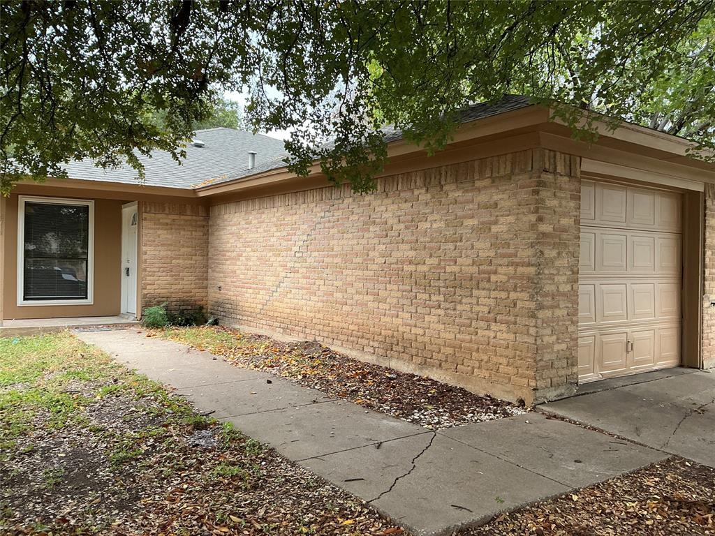 6714 Glenbrook Lane, Fort Worth