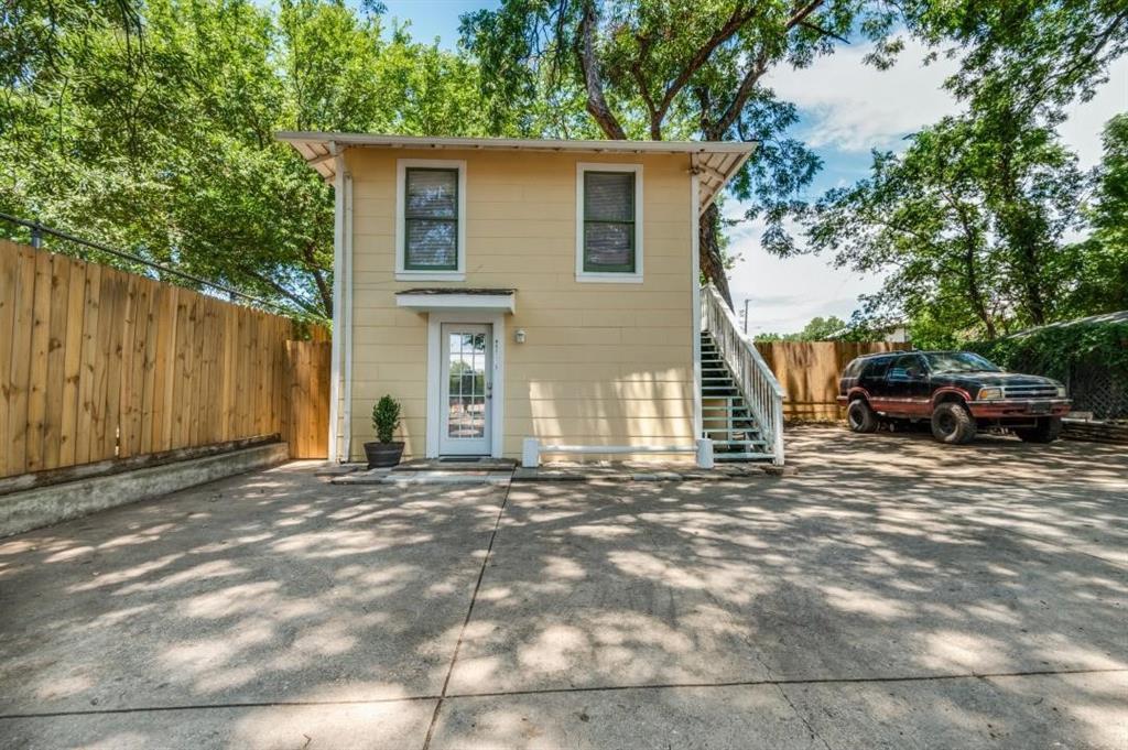 4527 1/2 Worth Street, Dallas