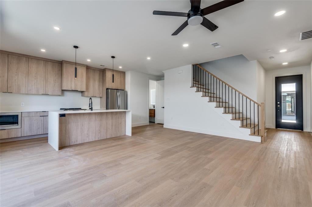 7305 Flyers Way, Dallas
