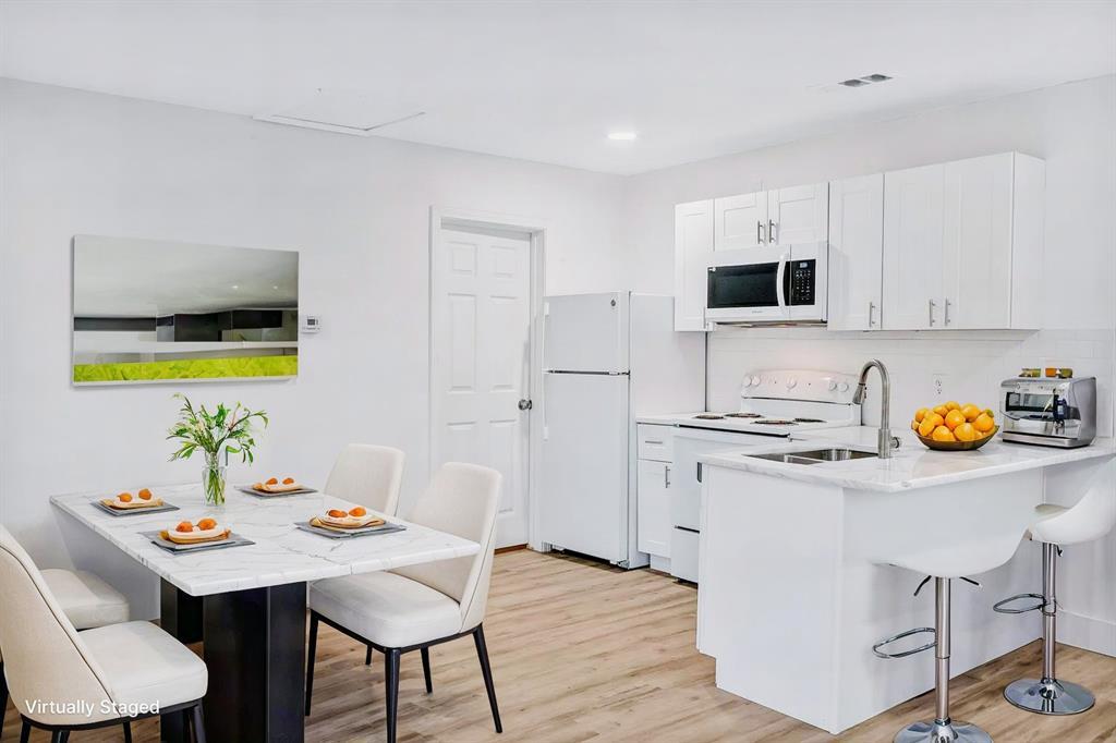 2530 Honeysuckle Avenue 2532, Fort Worth