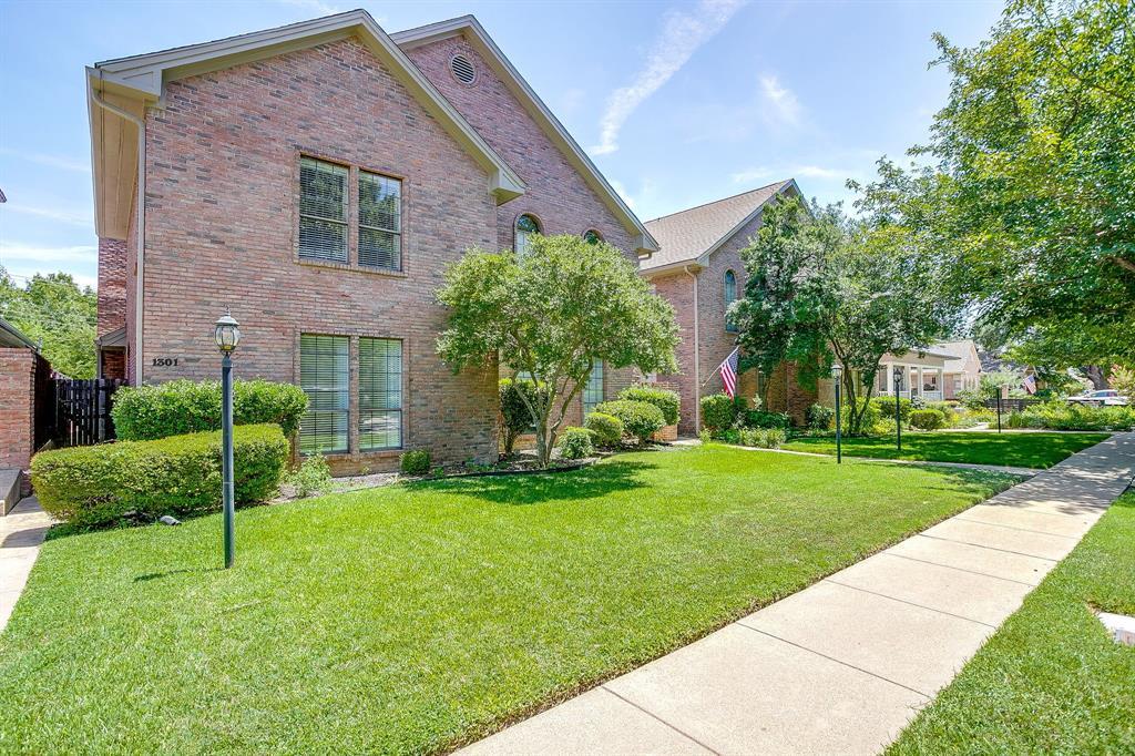 1301 Belle Place, Fort Worth