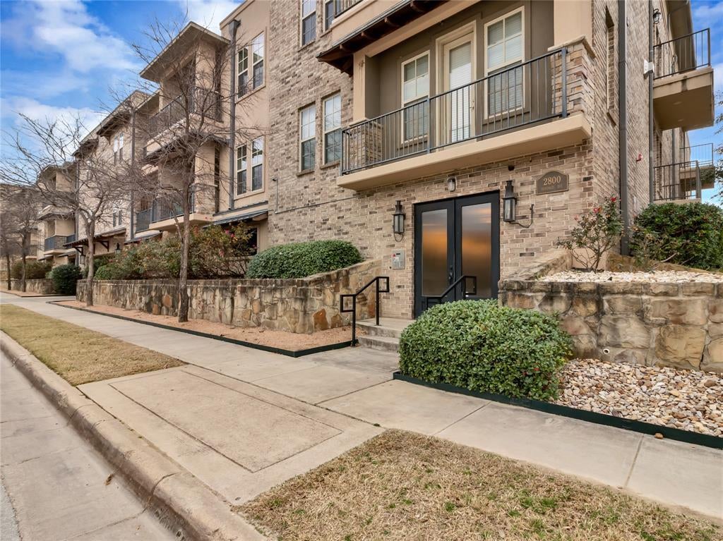 2800 Sandage Avenue 303, Fort Worth