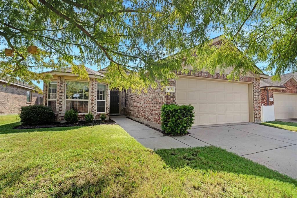 913 Hawthorne Road, Anna