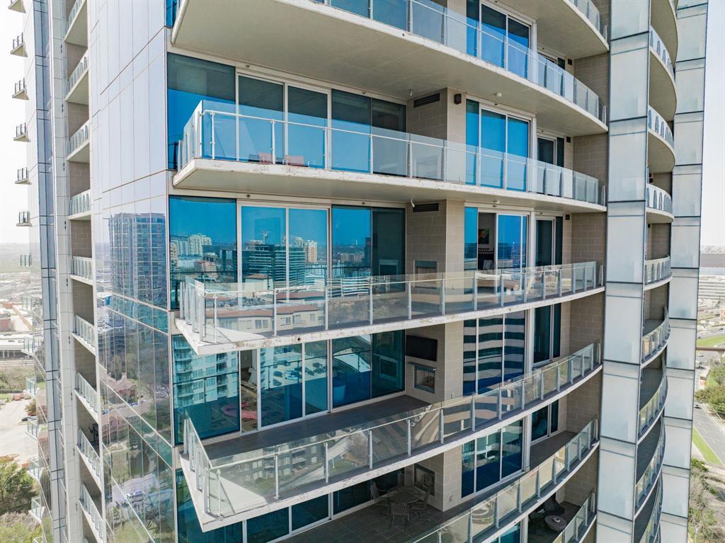 3130 N Harwood Street 2006, Dallas