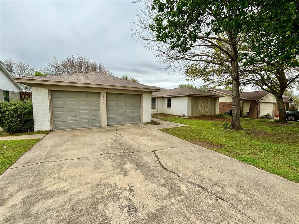 8229 Pearl Street, North Richland Hills