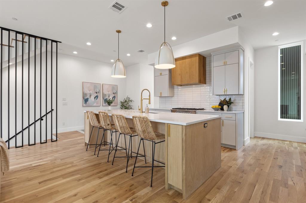 4330 Dickason Avenue 102, Dallas