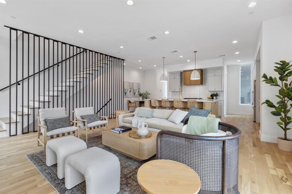 4330 Dickason Avenue 201, Dallas