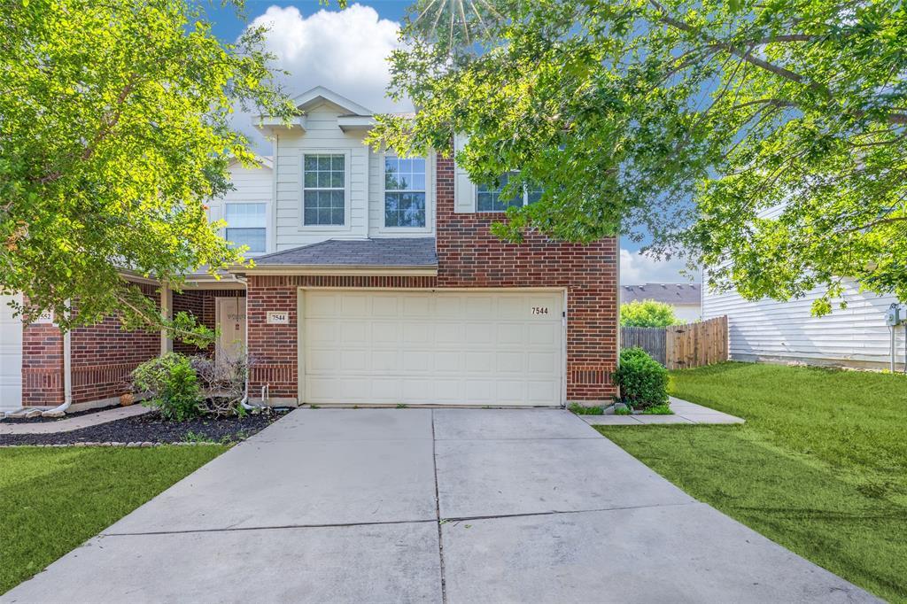 7544 Lazy Spur Boulevard, Fort Worth