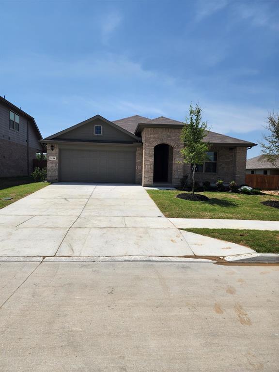 1204 Tierra Blanca Drive, Fort Worth