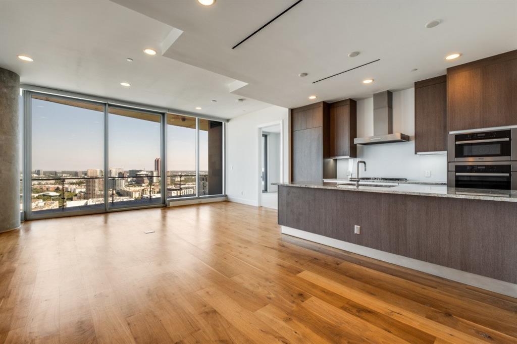 3130 N Harwood Street 2605, Dallas