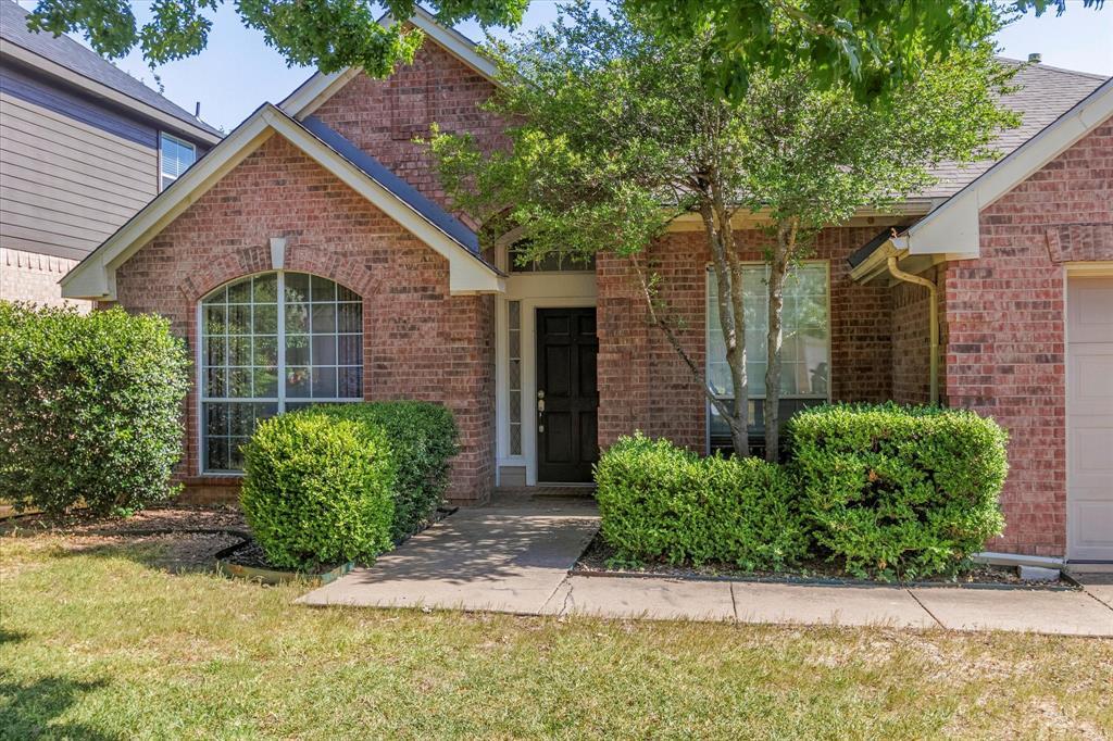 6951 Briarwood Drive, Fort Worth