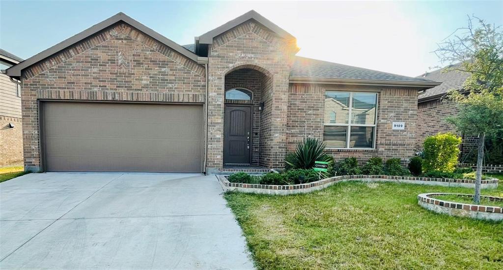 9109 Stormcrow Drive, Fort Worth