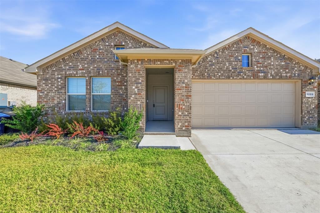 1209 Tierra Blanca, Fort Worth
