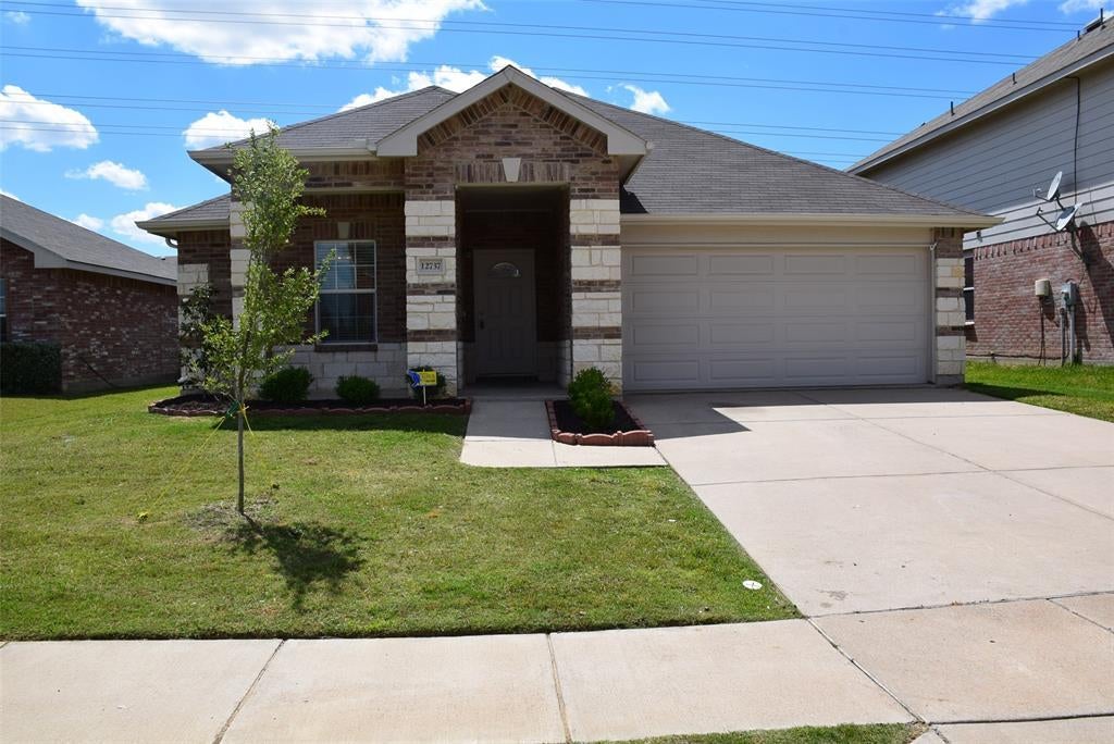 12737 Pricklybranch Drive, Fort Worth