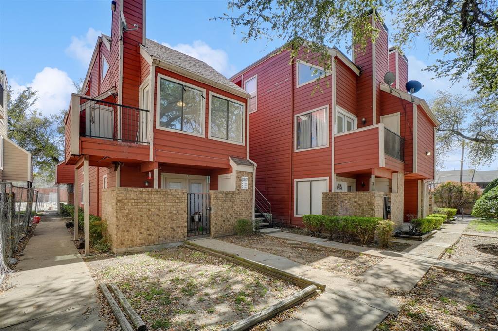 9821 Walnut Street #204, Dallas
