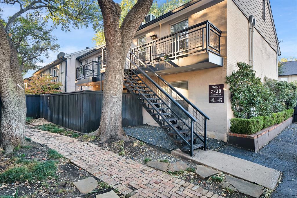 7738 Meadow Road 109, Dallas