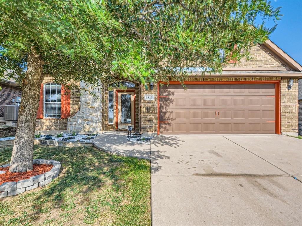 8125 Cedar Lake Lane, Fort Worth