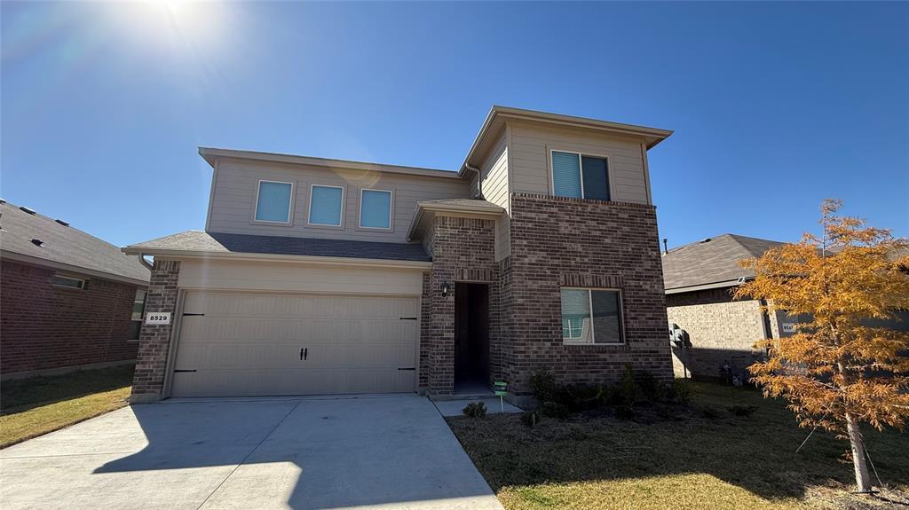 8529 Centerboard Lane, Fort Worth
