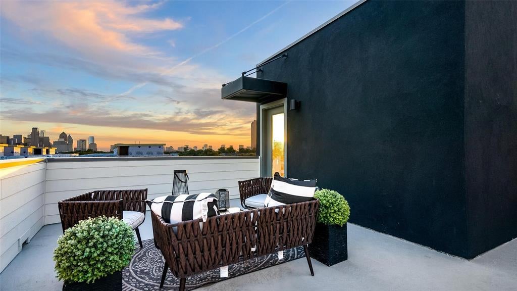 2026 N Prairie Avenue 101, Dallas