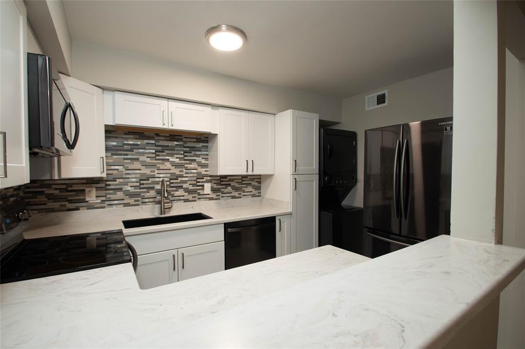 5315 Fleetwood Oaks Avenue 161, Dallas